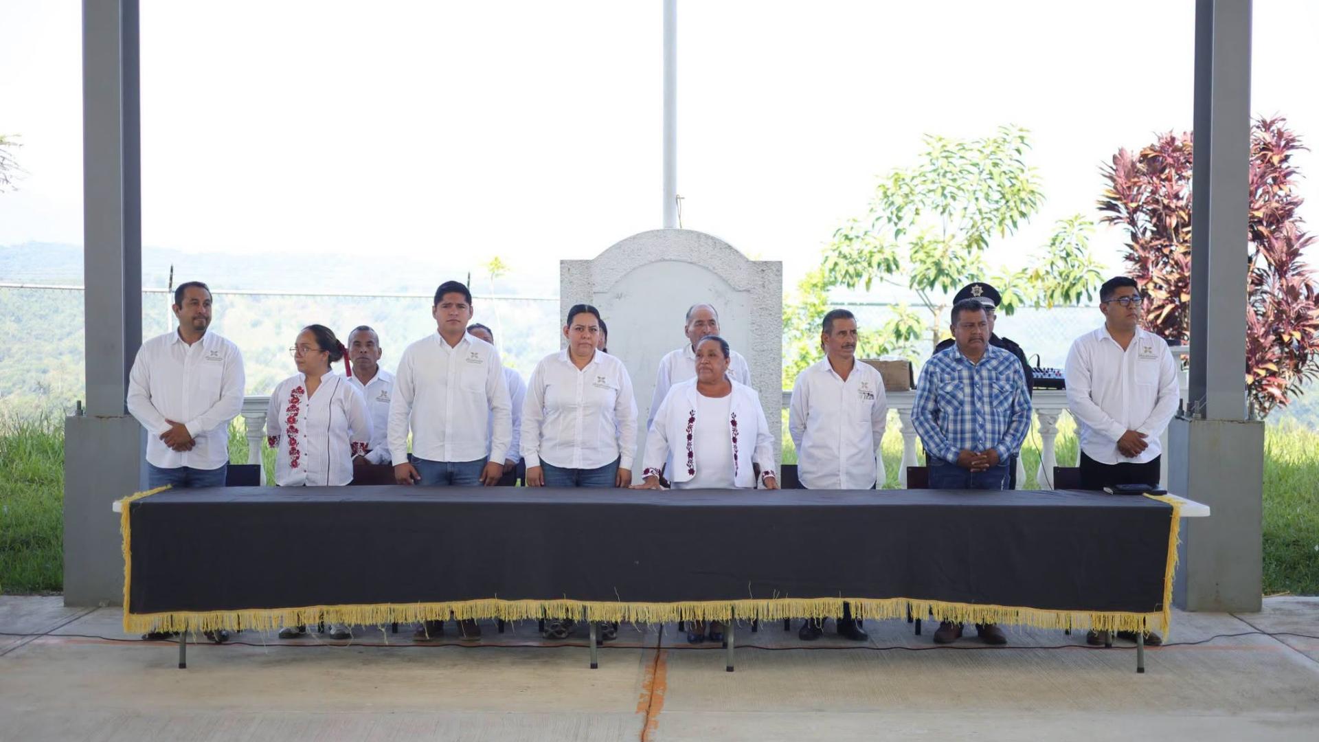 Honores a nuestro Lábaro Patrio.